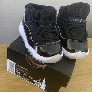 Infant retro 11 worn once